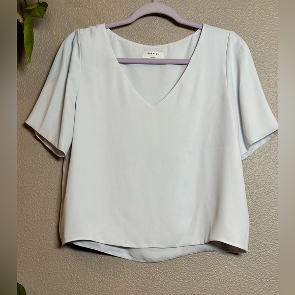 SOLD Babaton Aritzia Crop blouse in Bone Size Lg - Picture 1 of 2